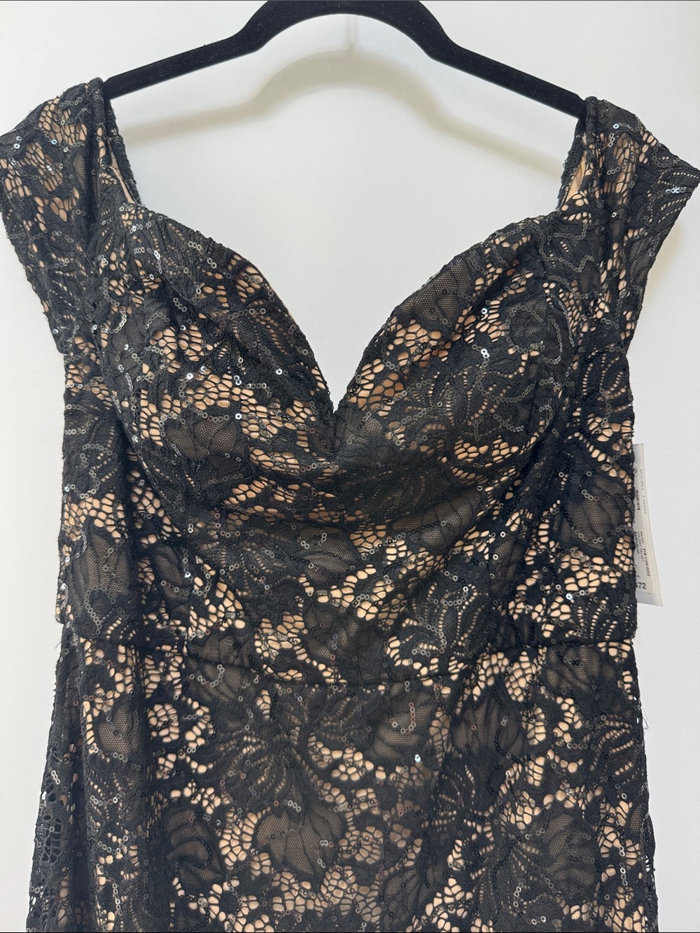 Elegant Bisou Bisou Black Lace Dress - Picture 3 of 8